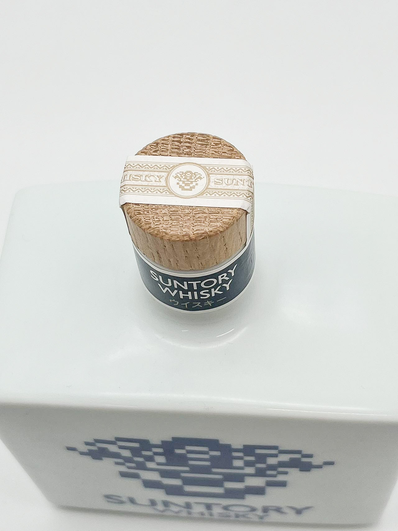 サントリー ウイスキー 17年 平成二年 佐治敬三会長就任記念 陶器ボトル 43% 700ml 箱付き