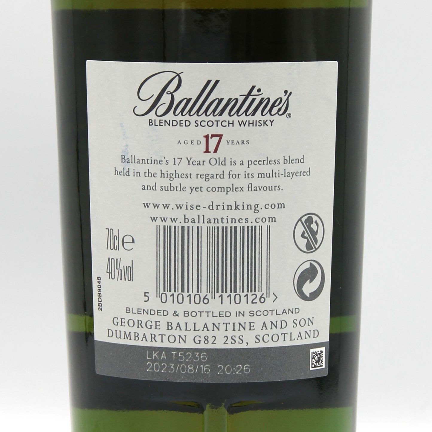 バランタイン Ballantine’s 17年 ブレンデッド スコッチウイスキー 40% 700ml 箱付き ※難有(2)