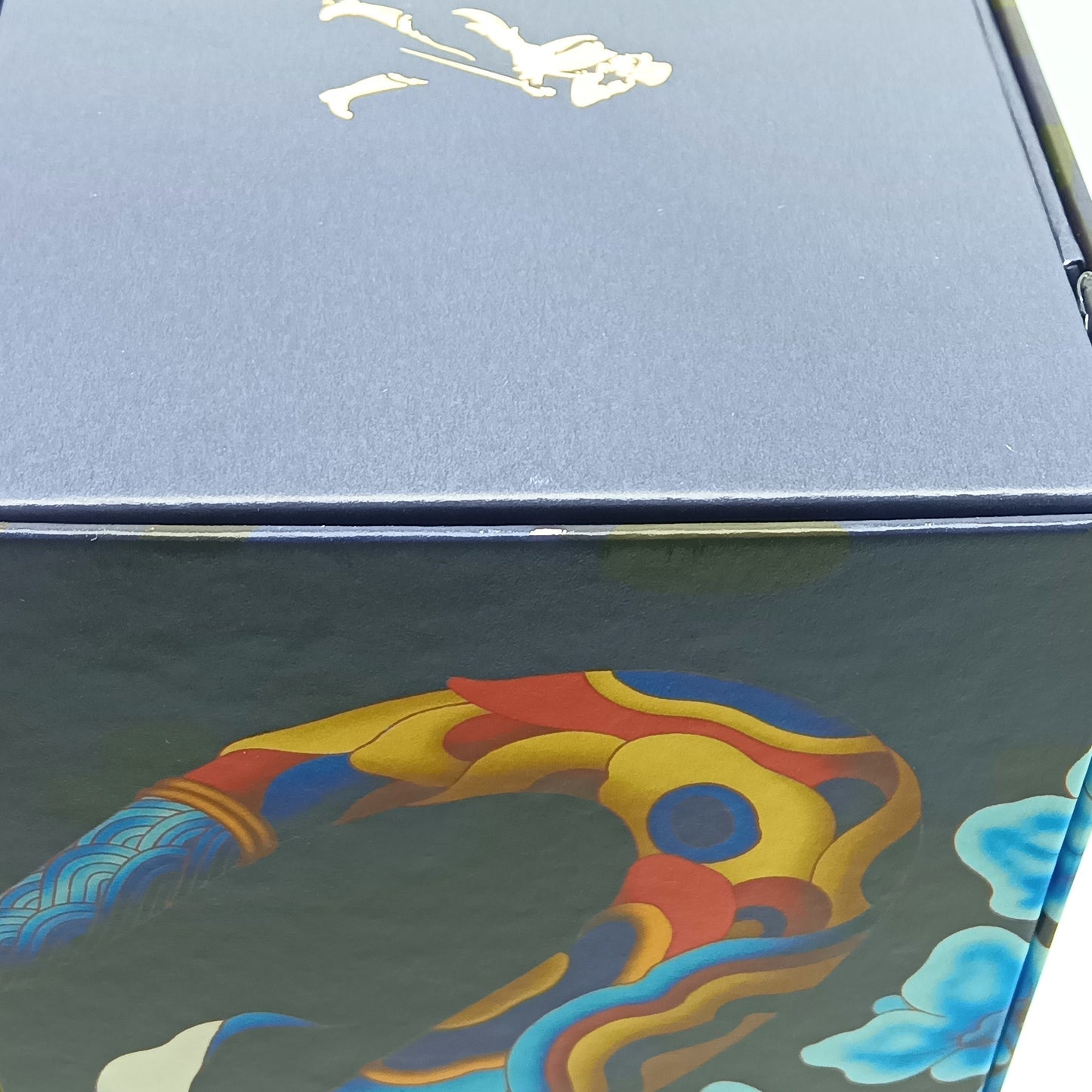 ジョニーウォーカー ブルーラベル イヤー オブ ザ スネーク 2025年 40% 750ml 箱付き ※