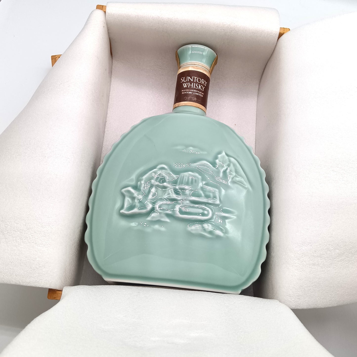 サントリー ウイスキー ローヤル 小松製作所特製ボトル KOMATSU SUNTORY WHISKY 陶器ボトル 43% 720ml 箱付き