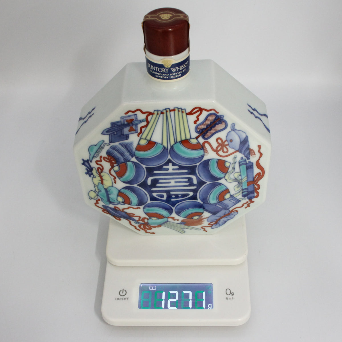サントリー ボトルコレクション 特製ウイスキー 有田焼 色絵壽字宝尽文八角瓶 陶器ボトル 43% 600ml 箱無し