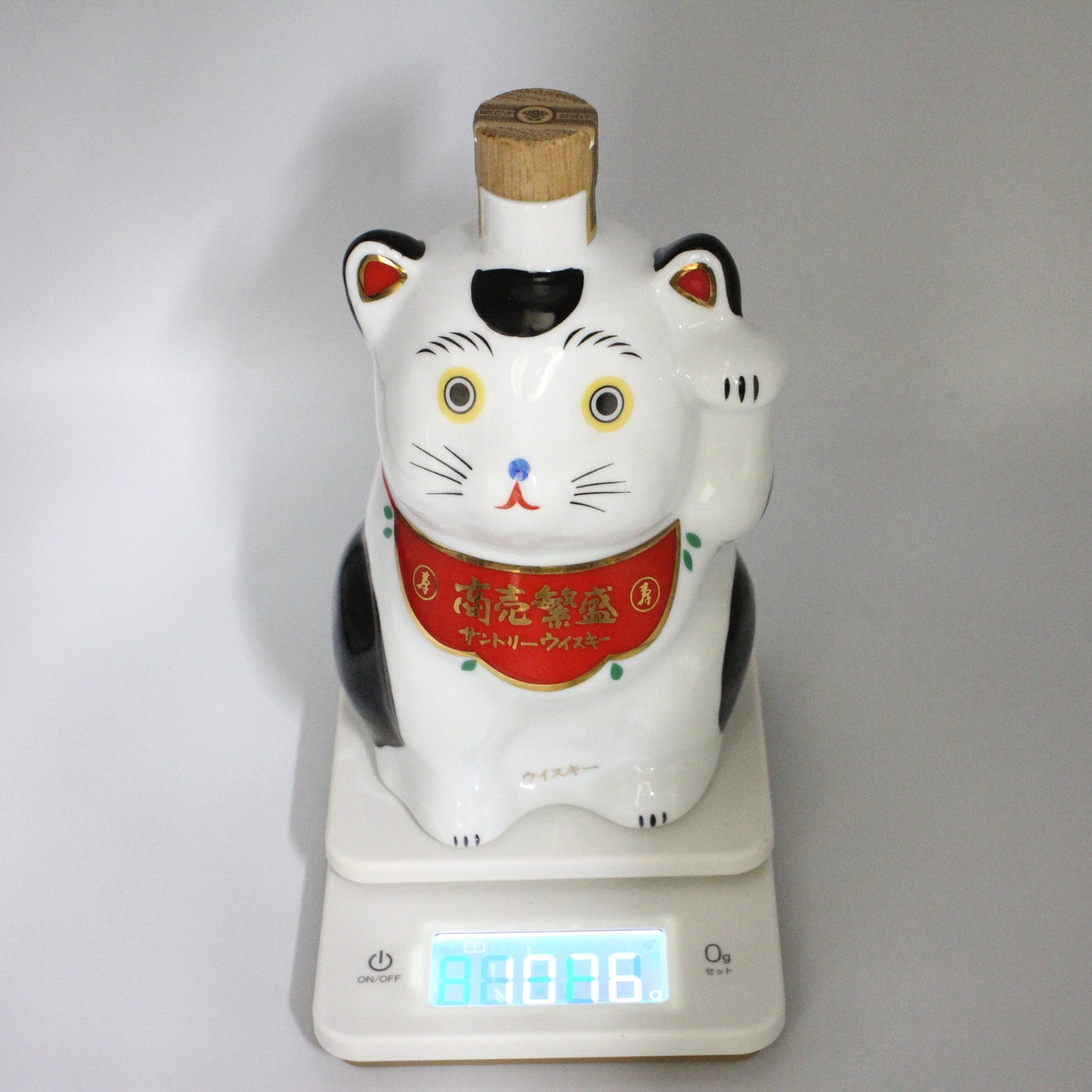 サントリー ピュアモルトウイスキー山崎 商売繁盛 招き猫型陶器ボトル 43% 600ml 箱無し