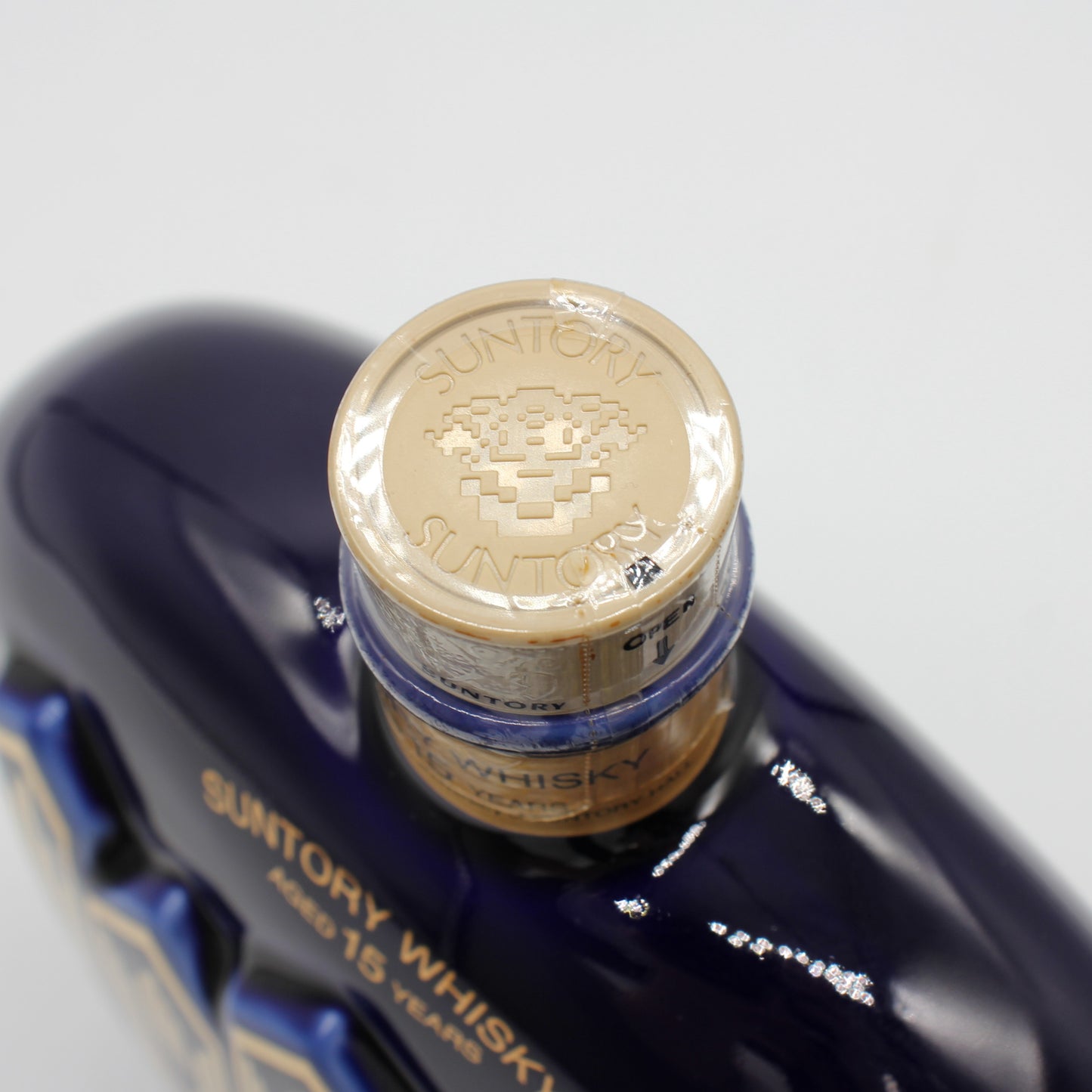 サントリー ウイスキー サントリーホール 創立15周年記念 陶器ボトル 43% 600ml 箱付き