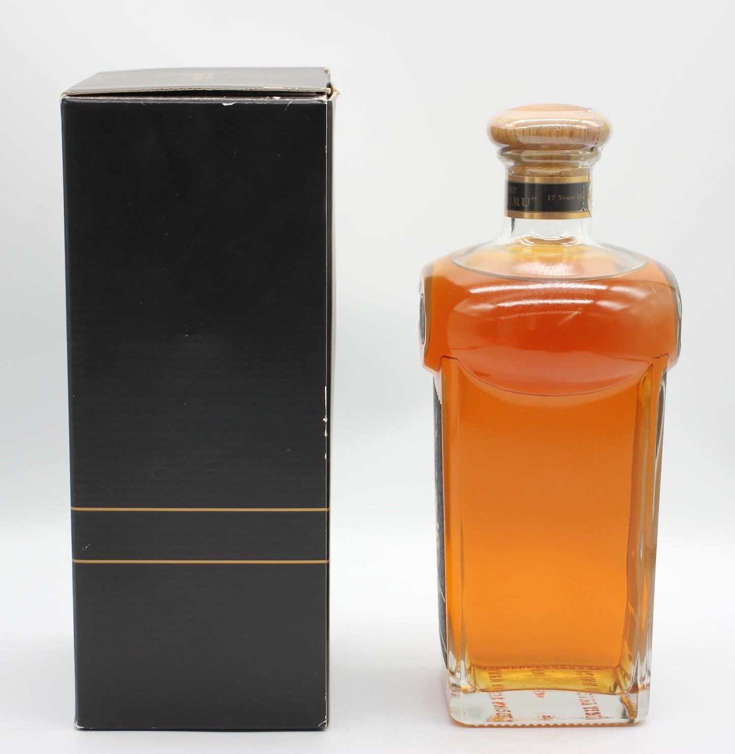 ニッカ ウイスキー 竹鶴17年 ピュアモルト 角瓶 43% 700ml 箱付き (1)